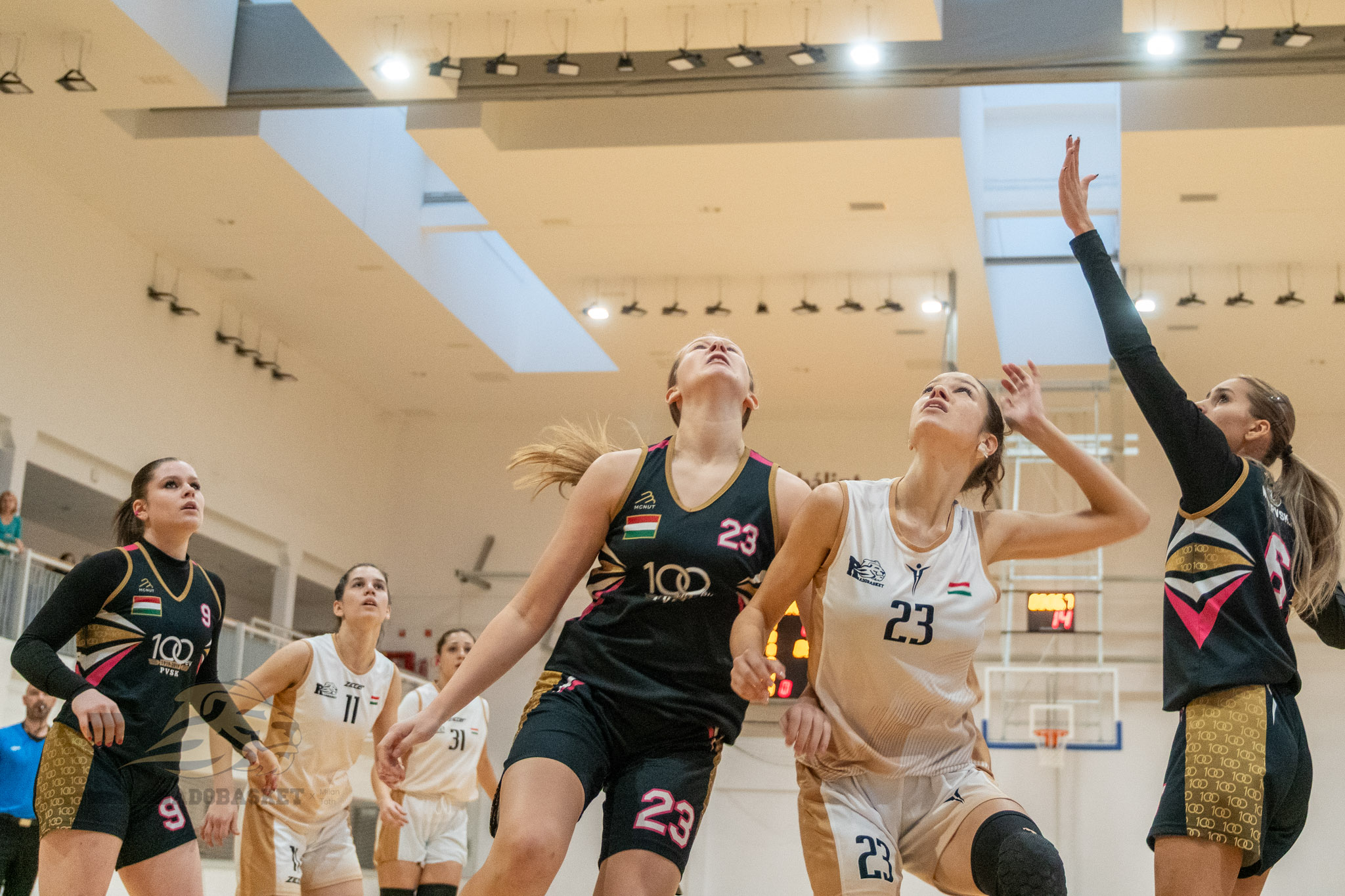 Lány junior kiemelt